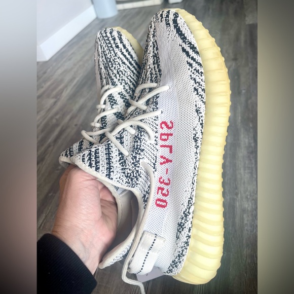 Authentic Adidas Yeezy Boost 350 V2 Zebra sneakers - Picture 2 of 11